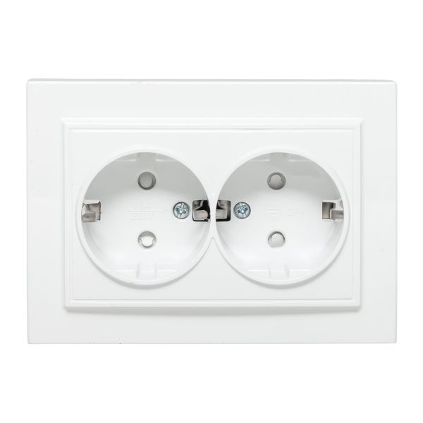 Минск Розетка 2-местная СП с заземлением 16А белая с защ. штор. EKF Basic