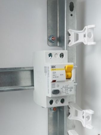 Выключатель дифференциальный (УЗО) ВД1-63 2Р 32А 30мА тип А IEK