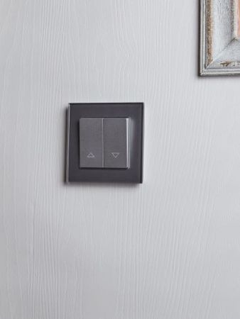 BRITE Выключатель жалюзи 10А ВС10-1-5-БрА алюминий IEK