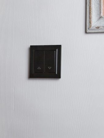 BRITE Выключатель жалюзи 10А ВС10-1-5-БрЧ черный IEK