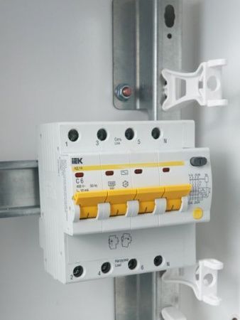 KARAT Дифференциальный автомат АД14 4P 6А 10мА тип AC IEK