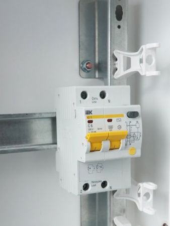 KARAT Дифференциальный автомат АД12 2P 6А 10мА тип AC IEK